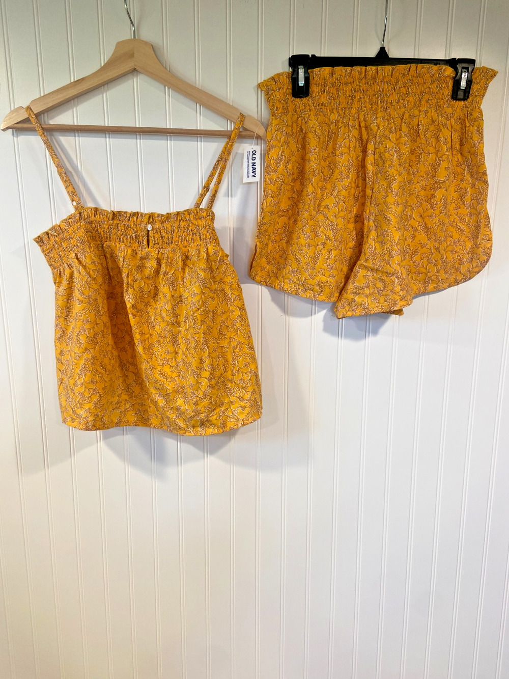 Old Navy Tank Top Short Matching Set Women's Small Yellow Floral NWT